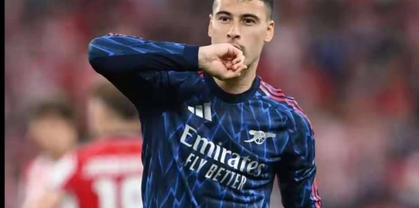 枪手新星闪耀欧冠夜，板凳奇兵力挽狂澜，争冠之路道阻且长