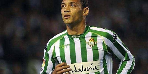 巴西球员奥利维拉：从意甲水货到亚洲养老再重返国家队的传奇经历