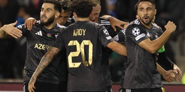 4-0！2-1！欧冠狂欢夜：3场冷门，巴黎绝杀巴萨，曼城+尤文遭绝平