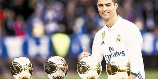 梅西在第一联赛西甲踢球时，为什么有球迷让他去低级别联赛展示实力？